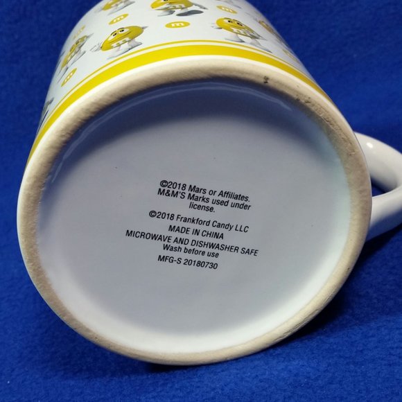 Yellow M&M's Coffee Mug 2018 Collectible Mug Preowned - Picture 10 of 10